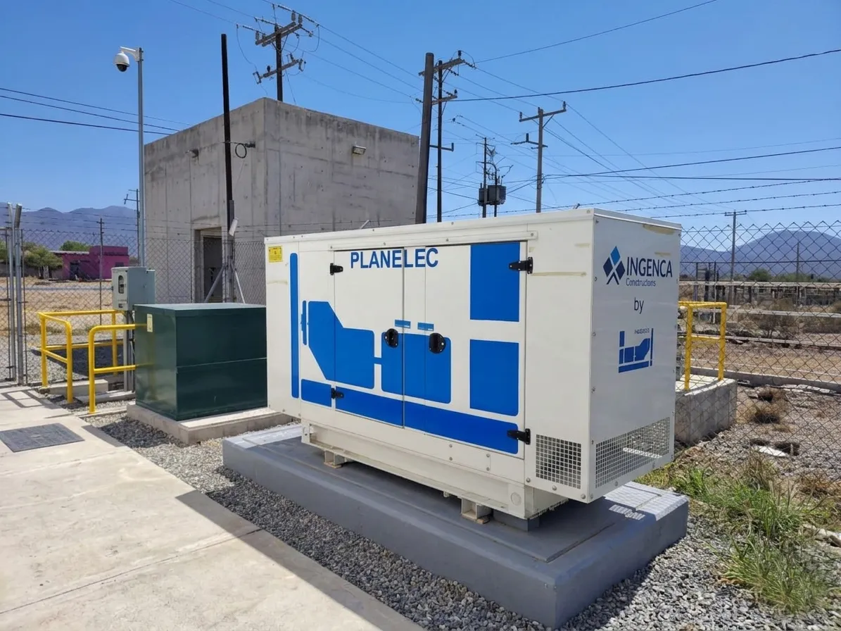 Planta de Emergencia Planelec 42kW Motor Cummins instalada en sitio